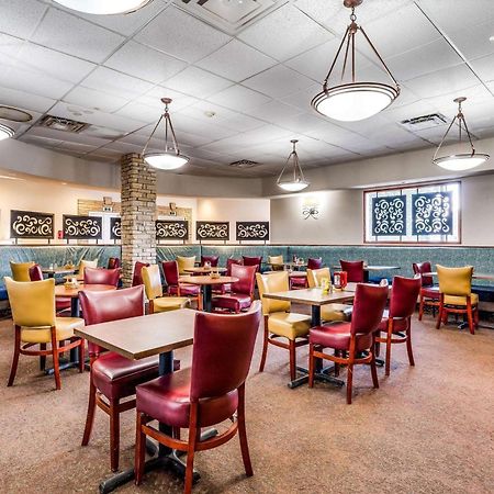 Wyndham Garden Wichita Downtown Otel Dış mekan fotoğraf