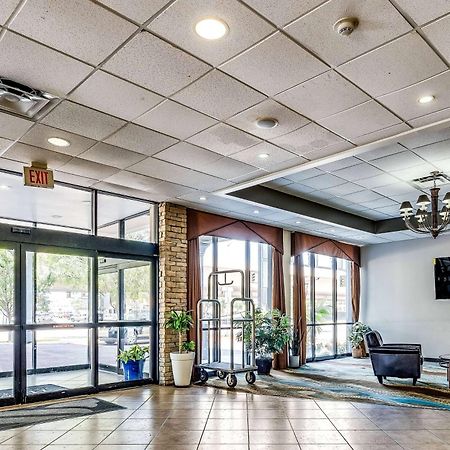 Wyndham Garden Wichita Downtown Otel Dış mekan fotoğraf