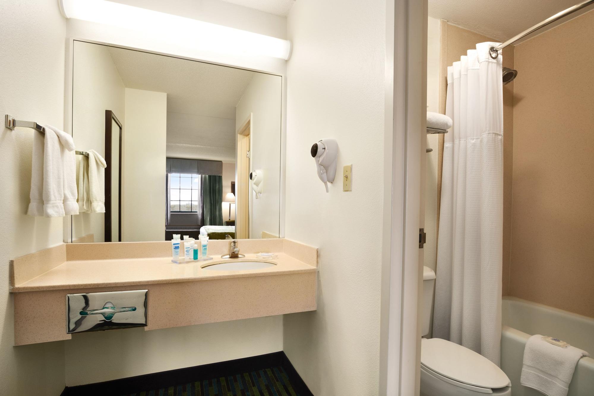 Wyndham Garden Wichita Downtown Otel Dış mekan fotoğraf