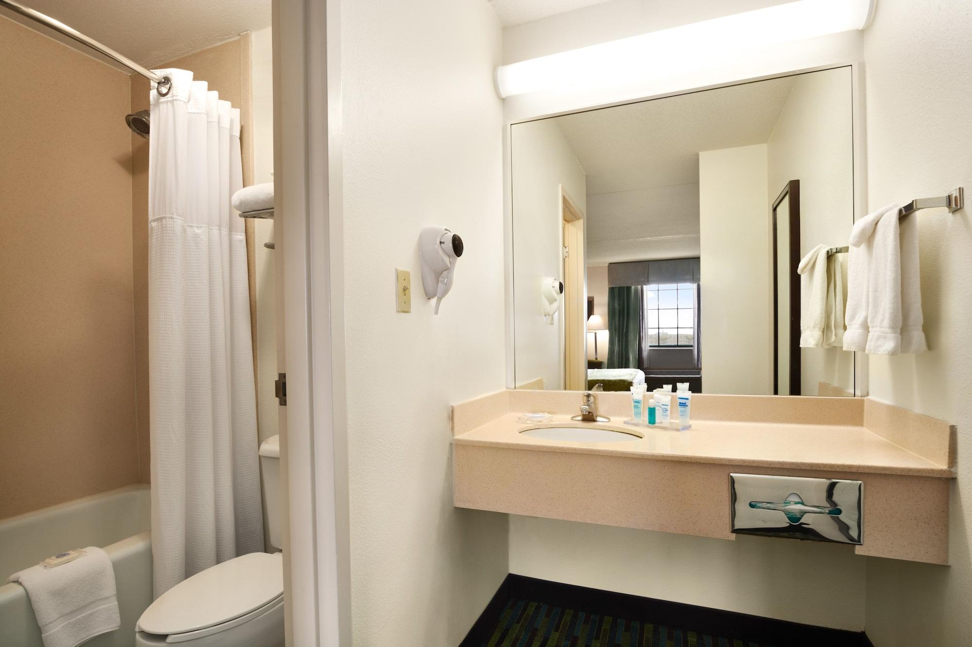 Wyndham Garden Wichita Downtown Otel Dış mekan fotoğraf