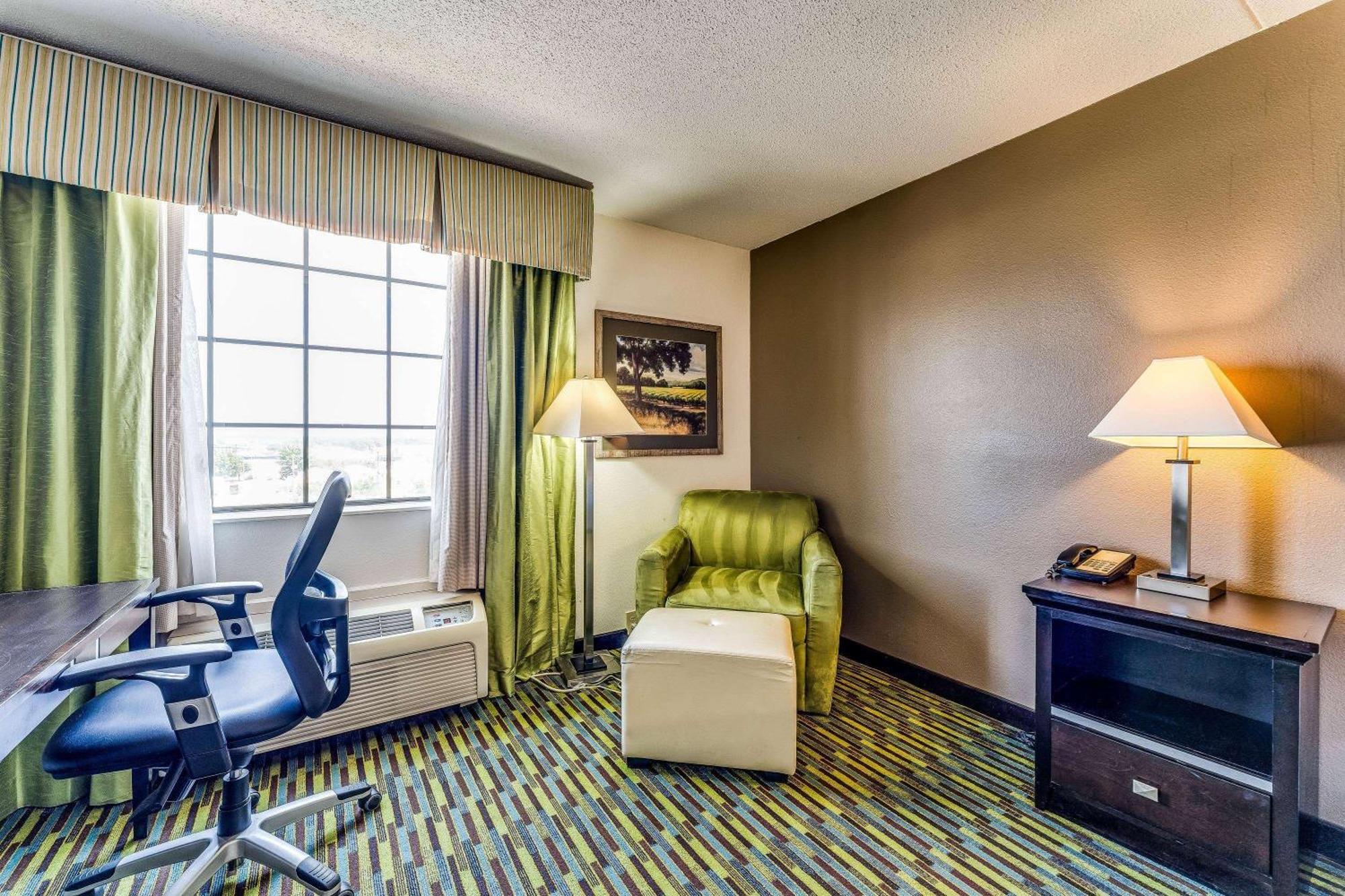 Wyndham Garden Wichita Downtown Otel Dış mekan fotoğraf