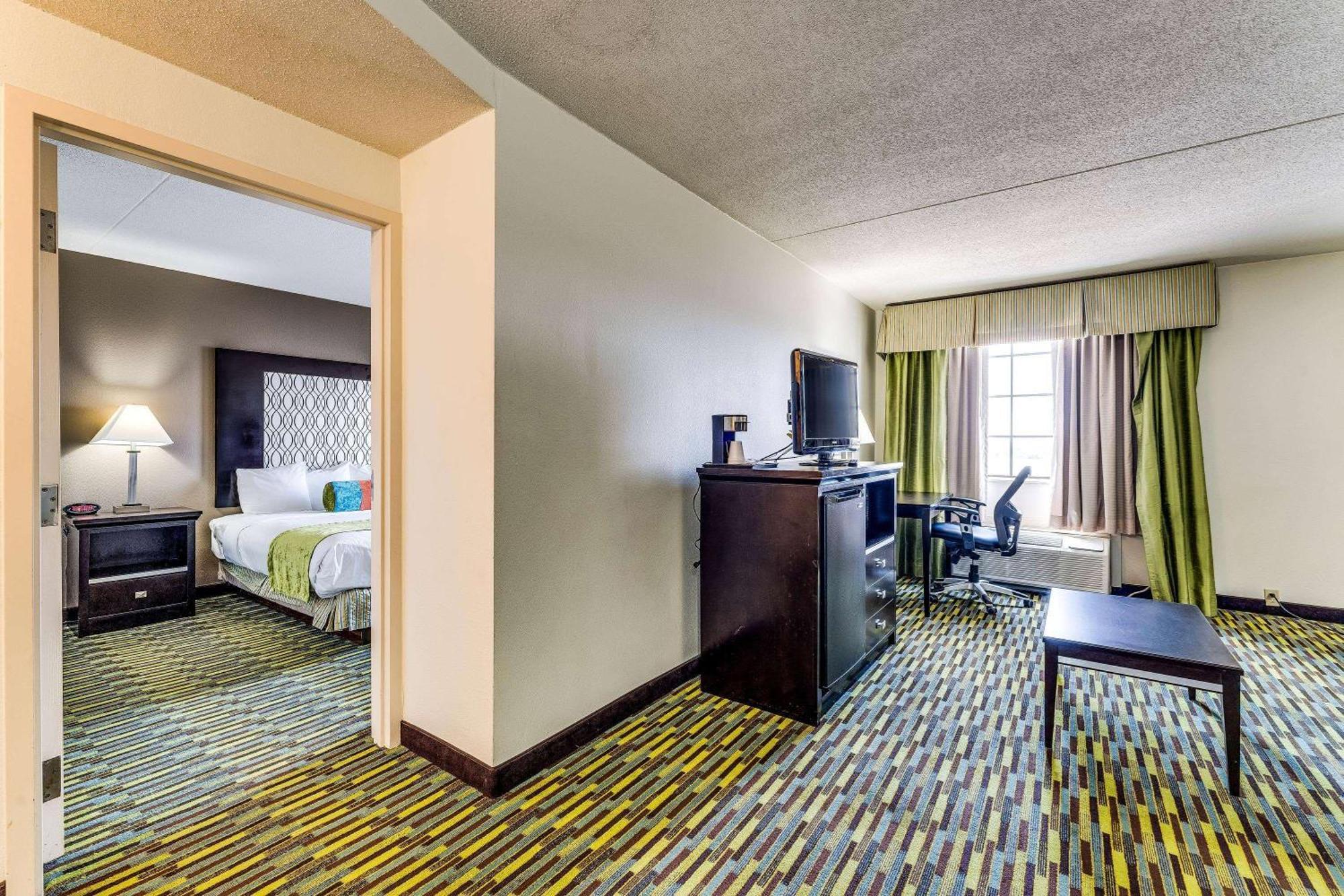 Wyndham Garden Wichita Downtown Otel Dış mekan fotoğraf