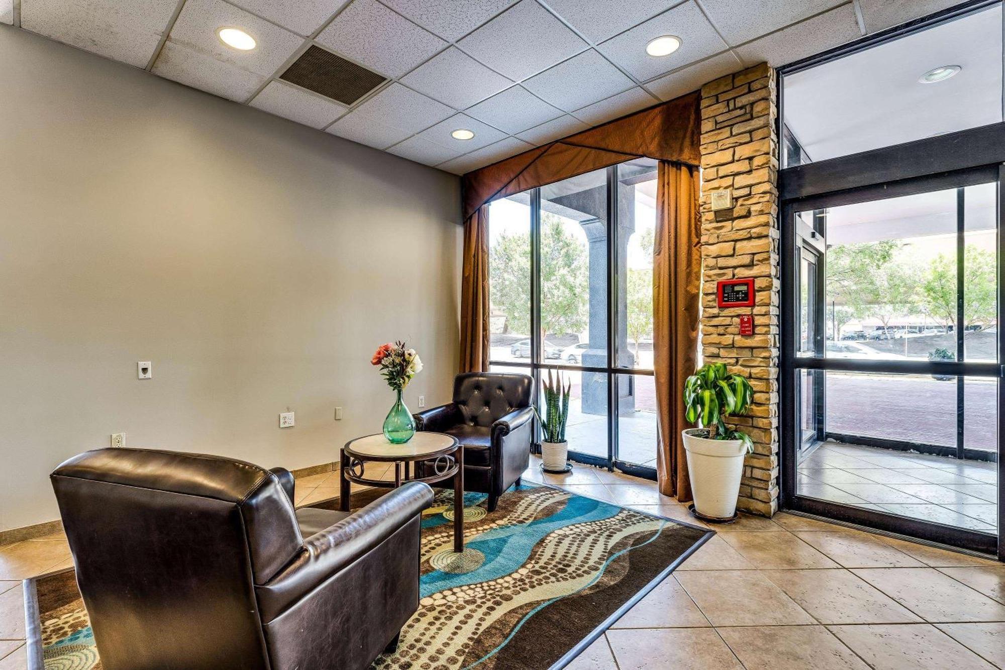 Wyndham Garden Wichita Downtown Otel Dış mekan fotoğraf