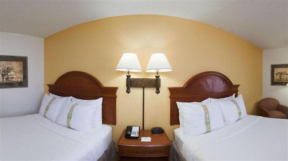 Wyndham Garden Wichita Downtown Otel Dış mekan fotoğraf