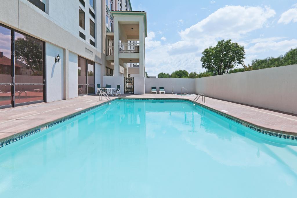 Wyndham Garden Wichita Downtown Otel Dış mekan fotoğraf