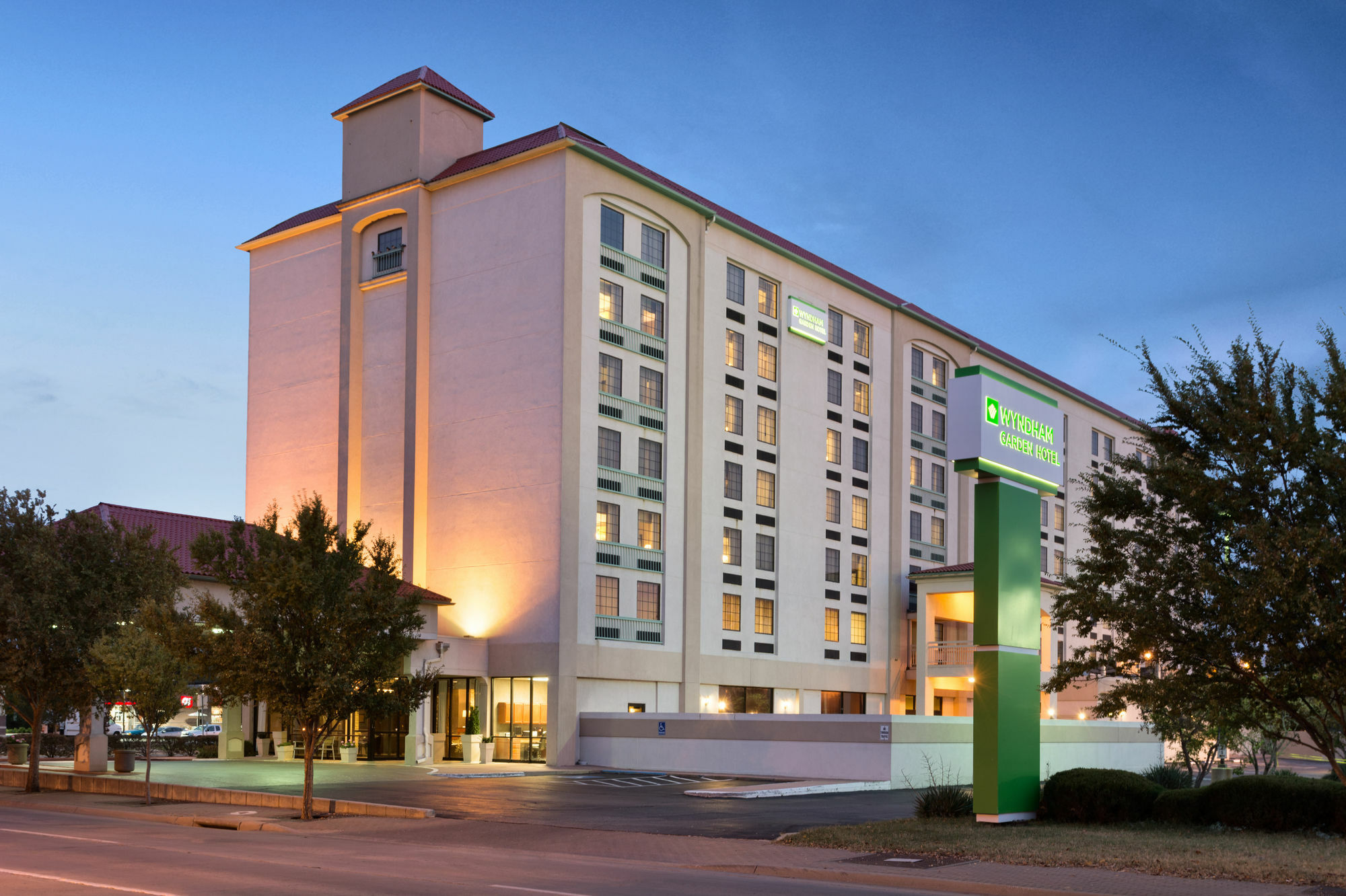 Wyndham Garden Wichita Downtown Otel Dış mekan fotoğraf