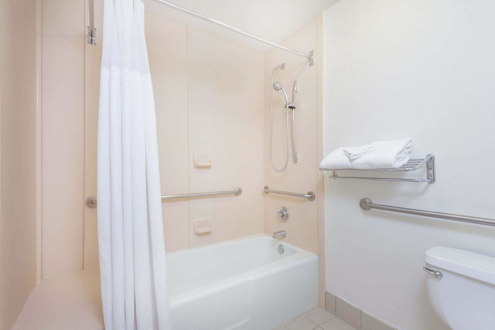 Wyndham Garden Wichita Downtown Otel Dış mekan fotoğraf